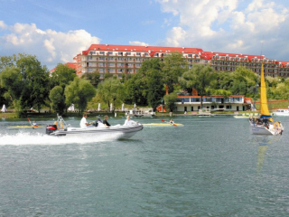 noclegi pokoje apartamenty wypoczynek nad jeziorem hotel GOBIEWSKI Mazury Polska